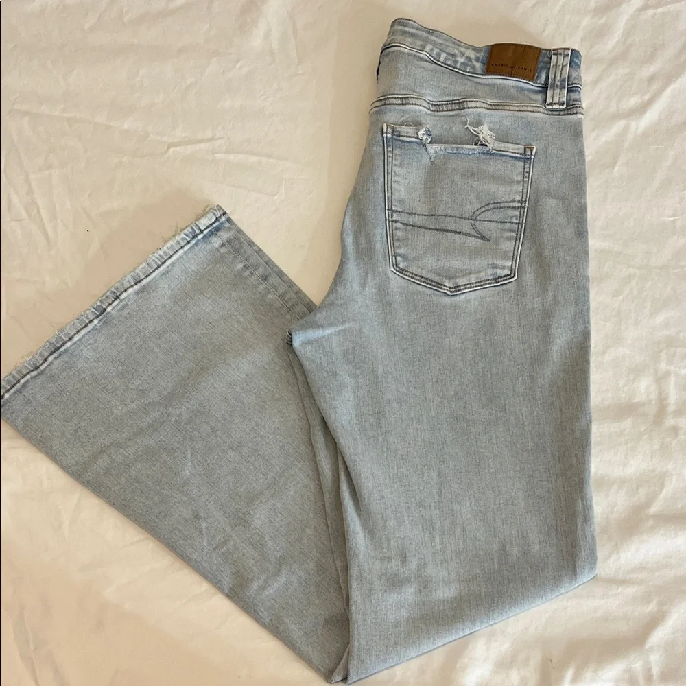 AE Light Wash Jeans - Picture 6 of 6
